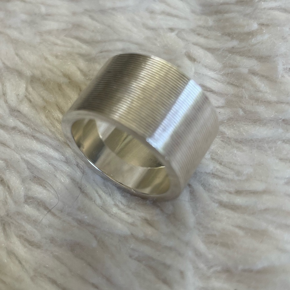 Gucci Band Ring - Picture 4 of 11